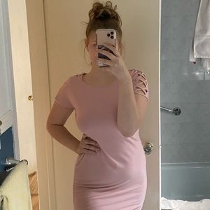 🍓3 for $35🍓pink mini dress, criss cross sleeves
